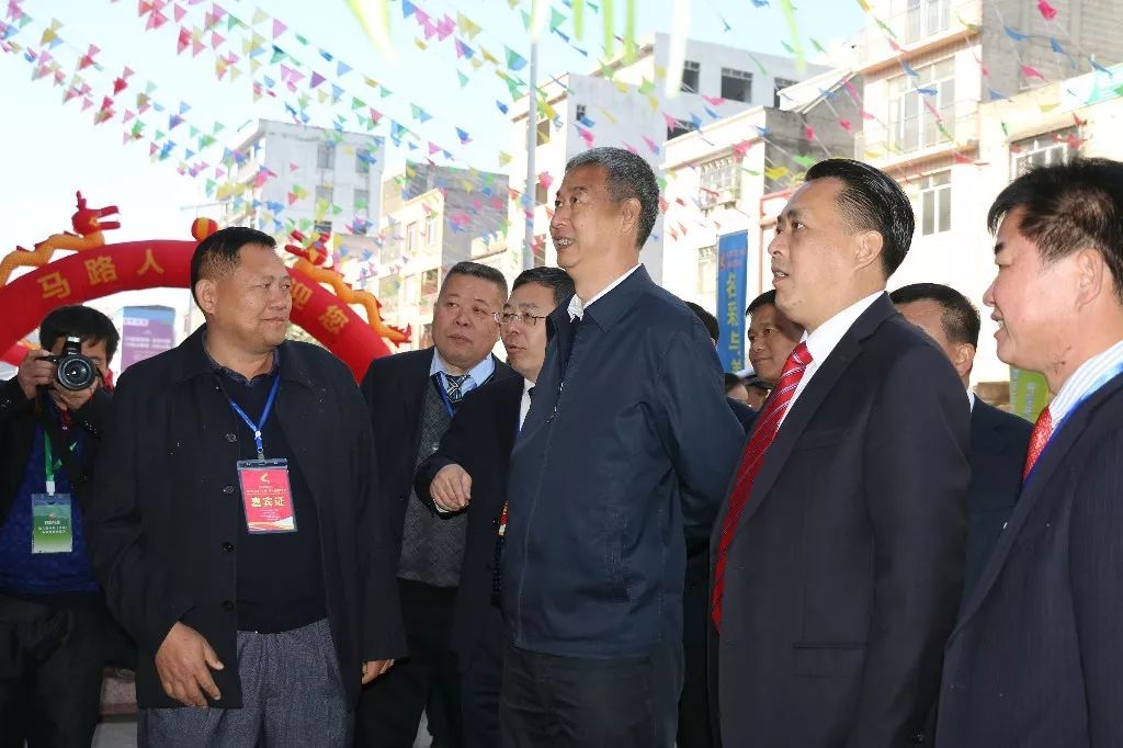 市委常委,副市长马辉以及与会嘉宾在我市领导罗伟雄,吴伟华,羽国强