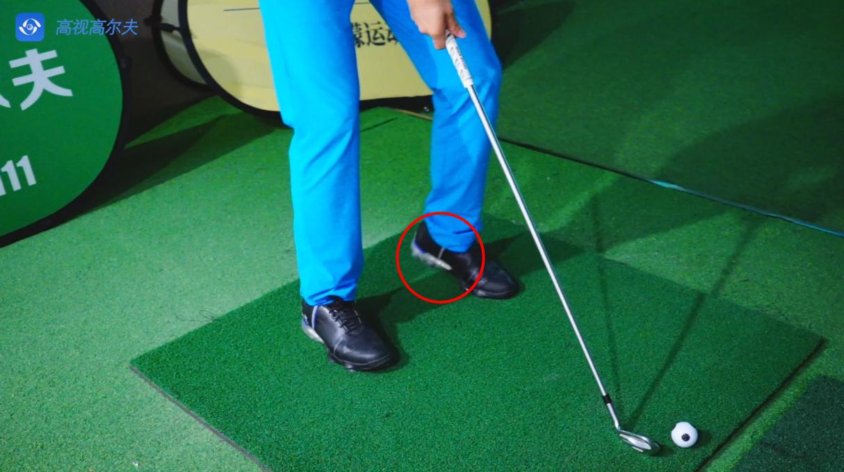 技巧:下杆时重心转移小练习,解决你的困惑_高尔夫