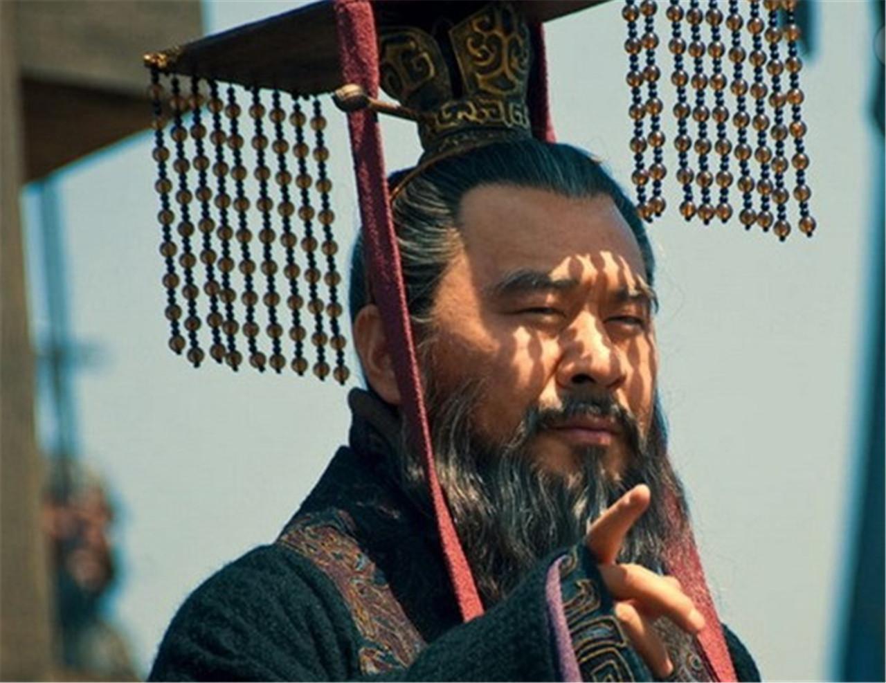 曹操为什么选择传位于曹丕曹丕和曹植相比谁更厉害