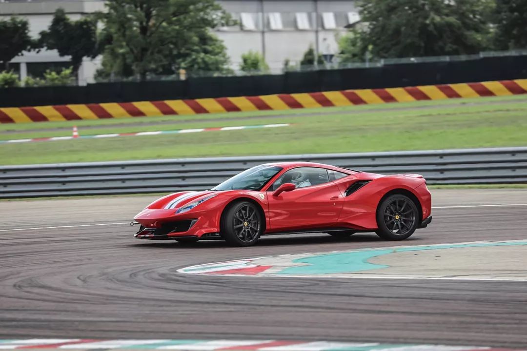 赛道烈马传奇之法拉利488pista