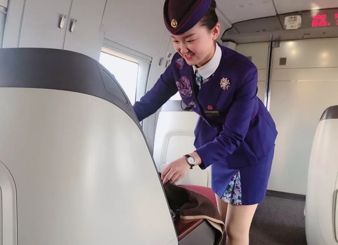 赞乘务员收到感谢信原来是因为
