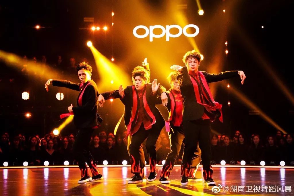 hizam创意演绎《哪吒》人形风火轮震撼全场_舞蹈