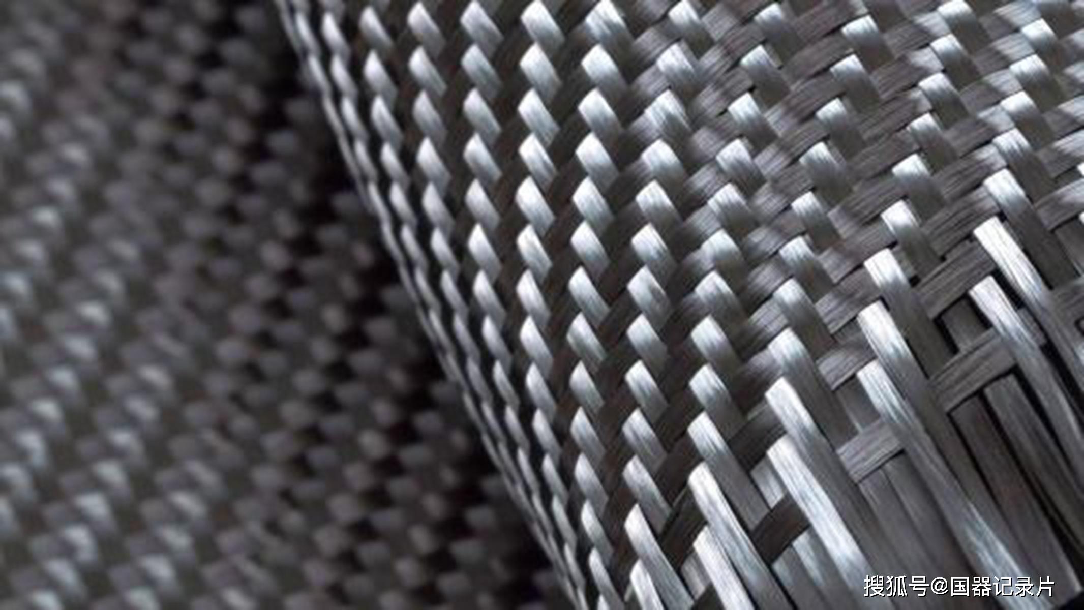 碳纤维由于其优异的结构性能被我国歼20用作为机身材料