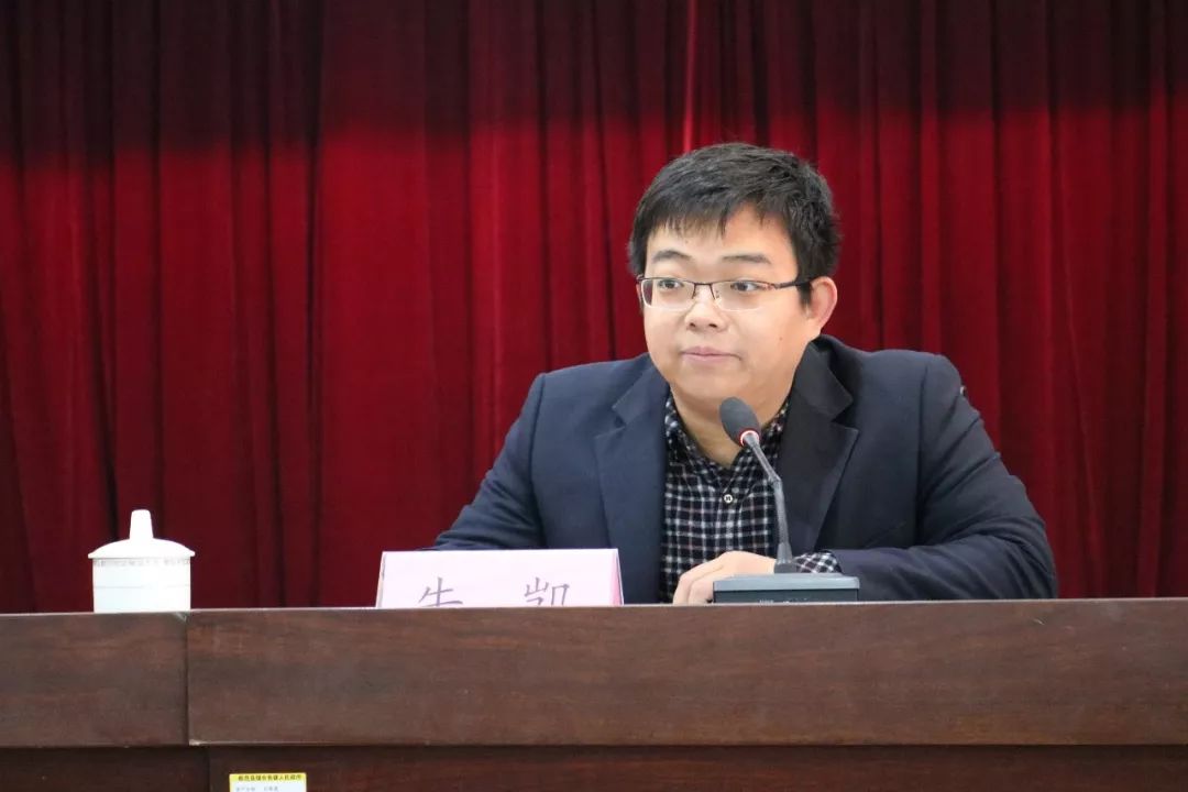 党委副书记牛凯最后强调了三个方面内容:一是强化首位意识,坚持"学在