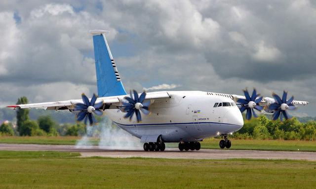 配备d-27桨扇发动机的安-70运输机