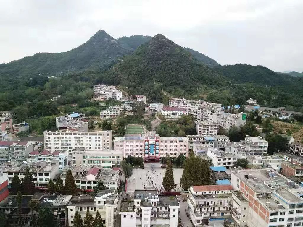 2018年9月14日,在安徽金寨县南溪镇全国第一所希望小学里,孩子们正在
