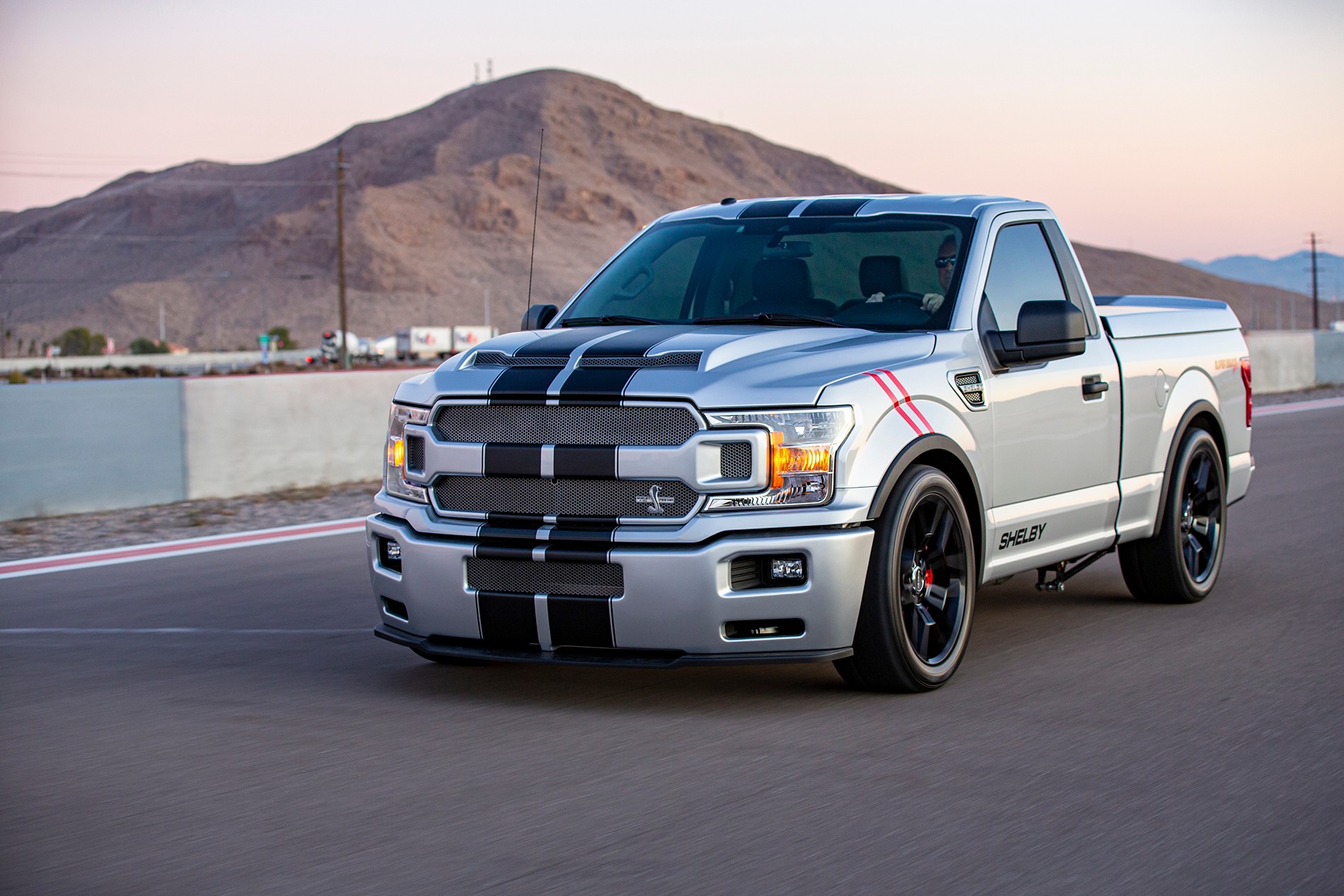 shelby推出高性能版f150皮卡凶猛坦克可达770hp