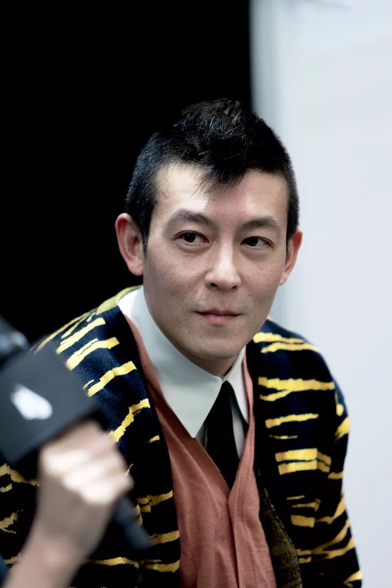 在innersect上冠希说希望接下来的联名球鞋是