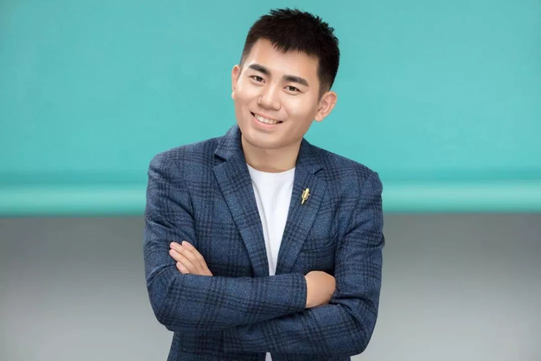 辞去50万年薪工作从零做号纯靠内容涨粉50万对话粥左罗