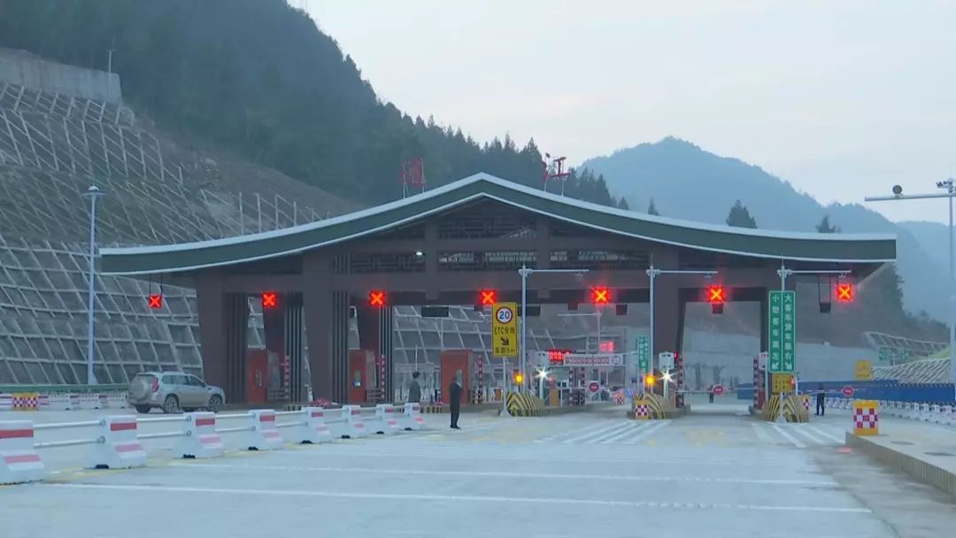 巴万高速巴州-通江段正式通车!开通初期免费跑!_巴中