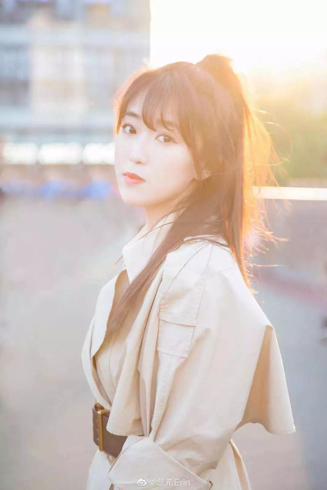 暨大治愈系女主播:央广辞职,26岁坐拥3500万粉丝_蕊希