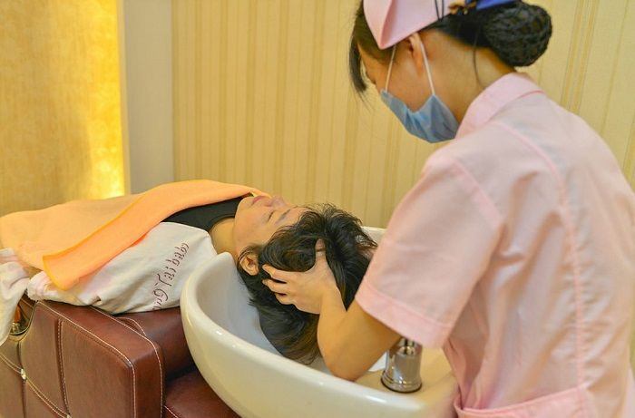 原创模特蒋丽莎5年剖腹产4次,学外国女人不坐月子,她的现状如何?