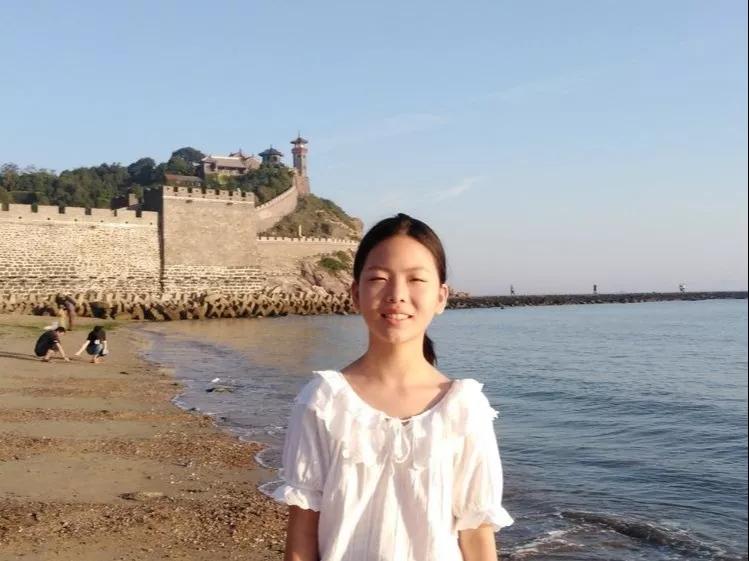 潍坊市育才学校七年级二班优秀学子张晨璐多才多艺多彩生活