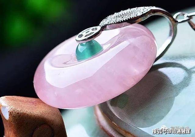 富蕴宝石只因多看了你一眼再没能忘掉你容颜