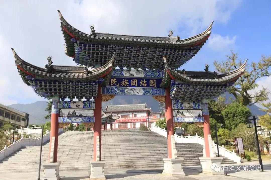 到那柯里茶马古道驿站,感受古老茶马古道上的驿站风情,游文昌宫门楼