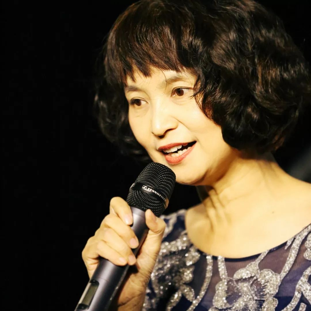 首先要感谢的是王芸老师,默默无闻又神通广大,演员不够她能大变活人