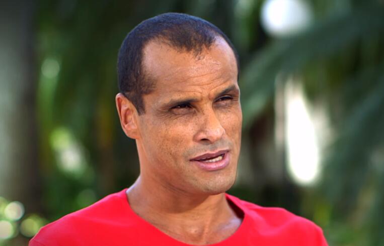 里瓦尔多质疑奖项,梅西的六座金球奖中,只有三座是无可争议的