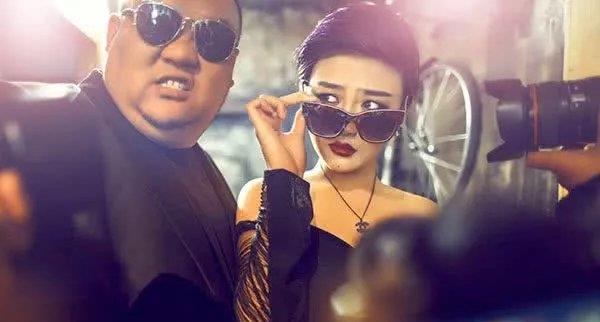 组成"无名组合,获得2011年央视《星光大道》年度亚军,也曾参加过春晚