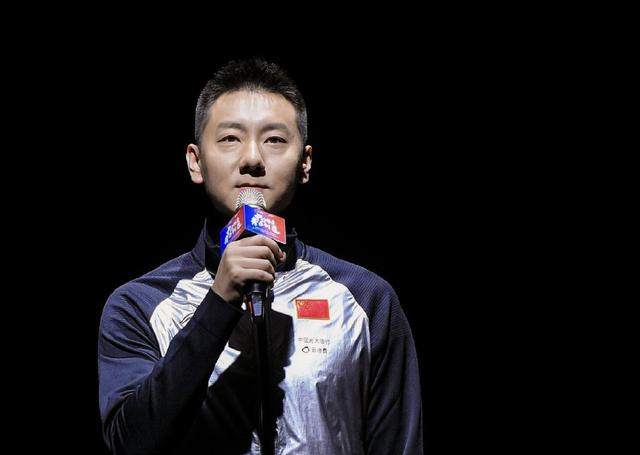 潘晓婷希望为台球做更多事情!与陈金互动交流,邓亚萍也一同亮相