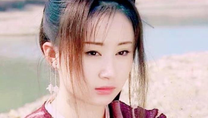 女驸马》里面的舒畅,当年仅仅只有14岁,饰演的是冯素贞的贴身丫鬟杏儿
