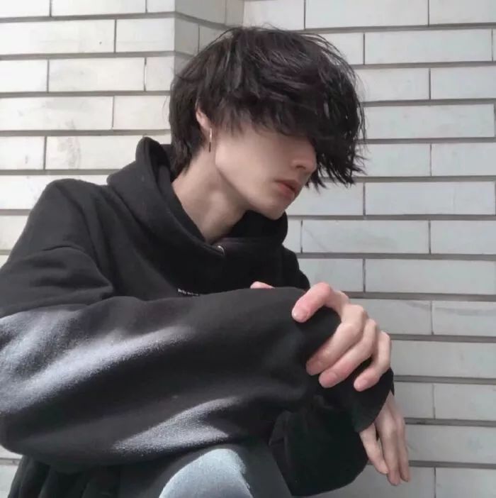 头像 | 所谓进退两难,抬头有抬头纹,低头有双下巴