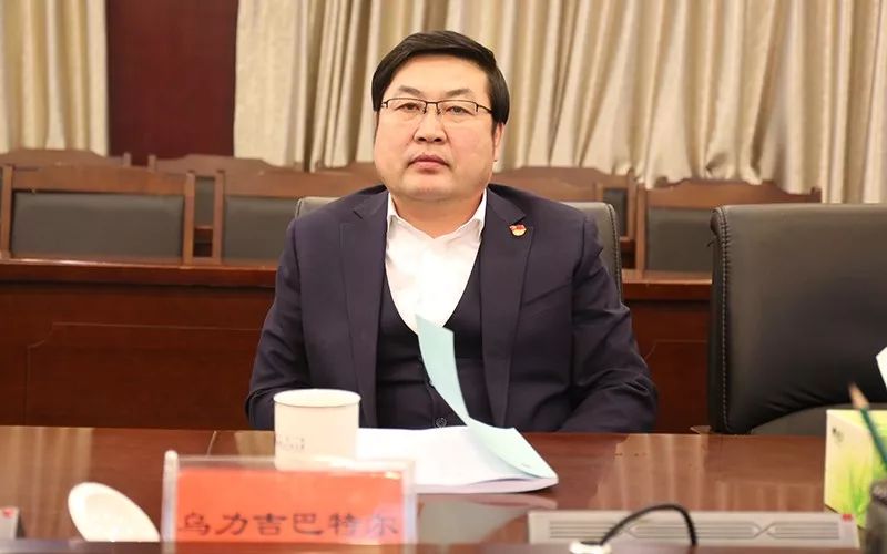 乌力吉巴特尔处长到会指导刘志彧书记发言陈永胜校长发言会场