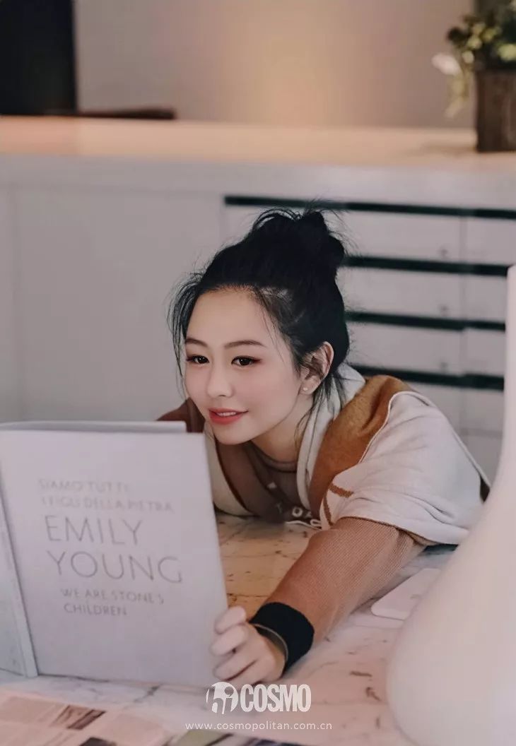 是随便拍个试衣照,这表现力,连看惯了大片拍摄的coco都忍不住夸一句