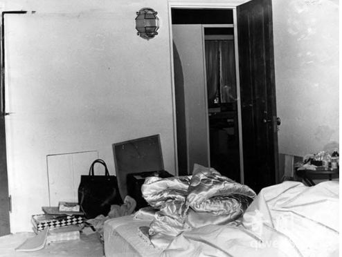 玛丽莲梦露死亡现场曝光遗体姿势怪异图9火化前偷拍的遗容