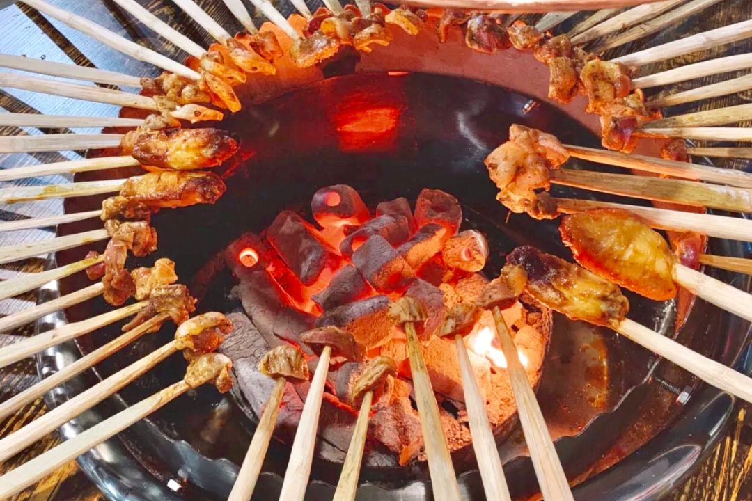 时间:16:00-次日04:00地址:禹航路294号狂浪烤肉火盆烧烤为下一波大