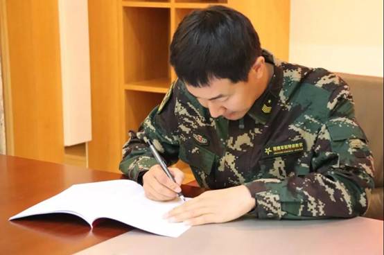 猎鹰军拓教育集团盛大签约边志峰