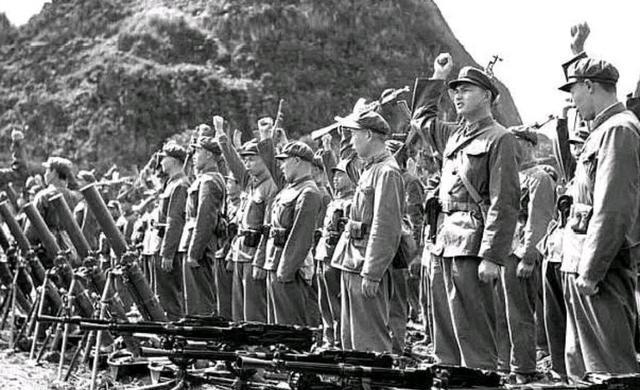 对越自卫反击战中双方轻武器对比,由此可以看出我军胜利来之不易