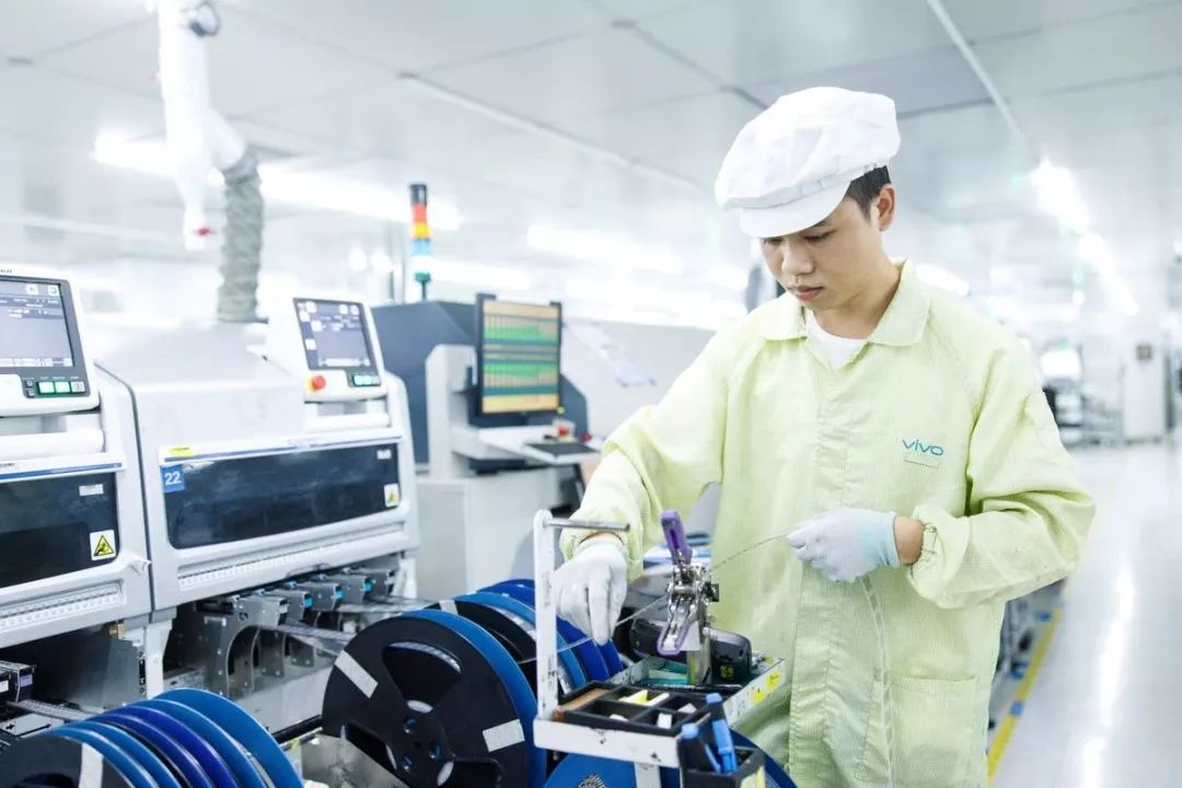 6,由于在vivo车间内不允许拍摄,因此所有生产线上的照片以及两张我身