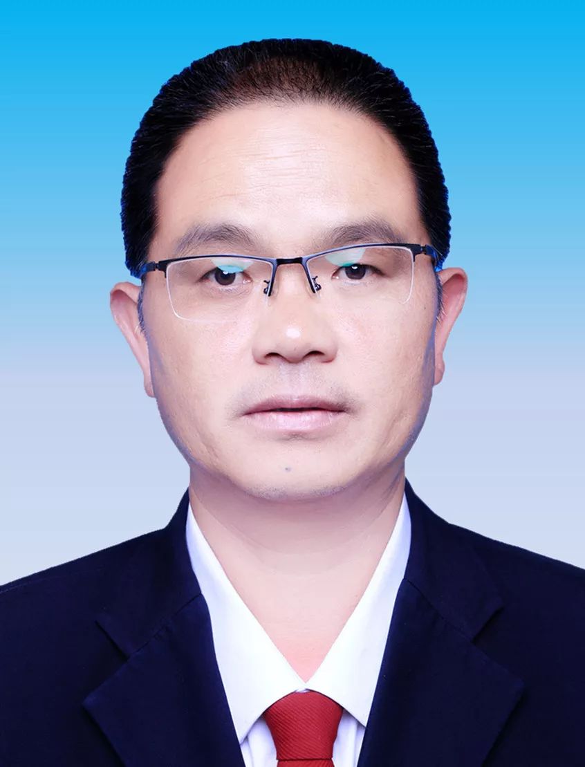 历任腾冲县界头乡副乡长,五合乡党委副书记,县纪委常委,党风室主任