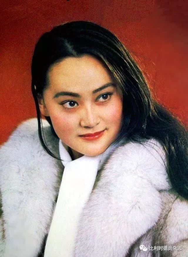 年代,最炙手可热的明星,是 伴随着墙上的挂历上和《大众电影》等影视