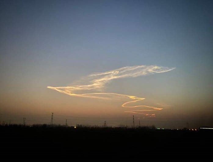 真相刷屏大连的龙形云