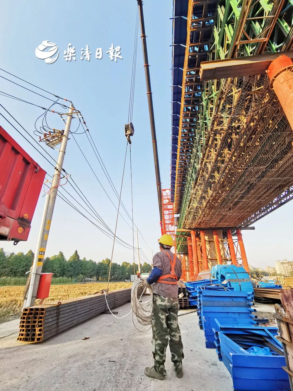 611公里,起于乐清城东街道下塘,由北向南,途经瓯江北口,龙湾区,浙南