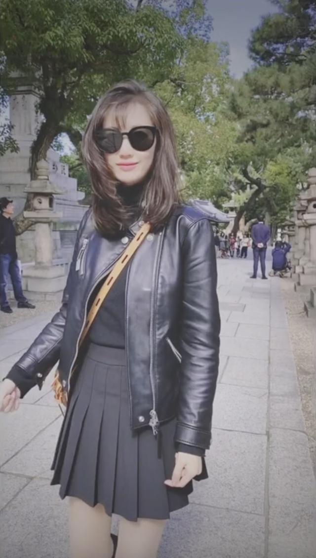 马蓉又去日本旅行了街头穿短裙秀身材33岁气质依旧心气高