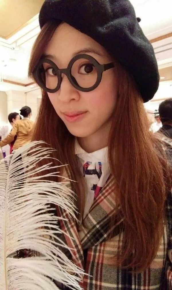 曾是tvb邻家妹妹, 无奈转行做骨妹!_陈思齐