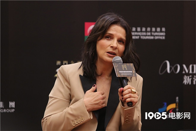 朱丽叶比诺什对谈刁亦男针灸书法让我着迷