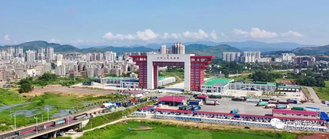 昔日东兴市"黑老大"关飞虎等人被捕并依法判刑,同时还配合防城港市