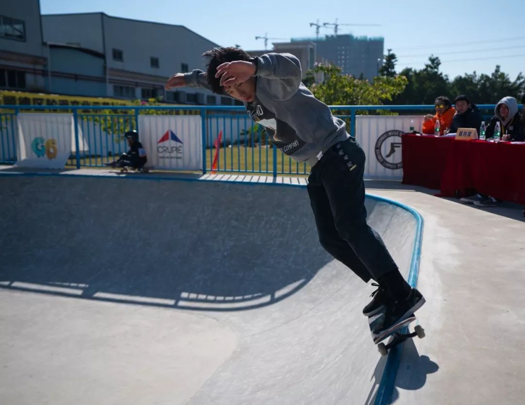 李祉兴斩获街式碗池双冠2019广东省滑板公开赛人才辈出