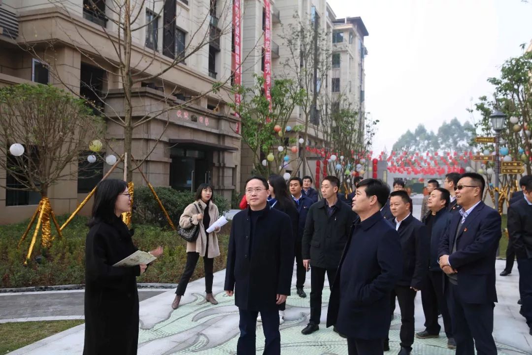永川区委副书记区长张果带领有关部门调研公司发展情况