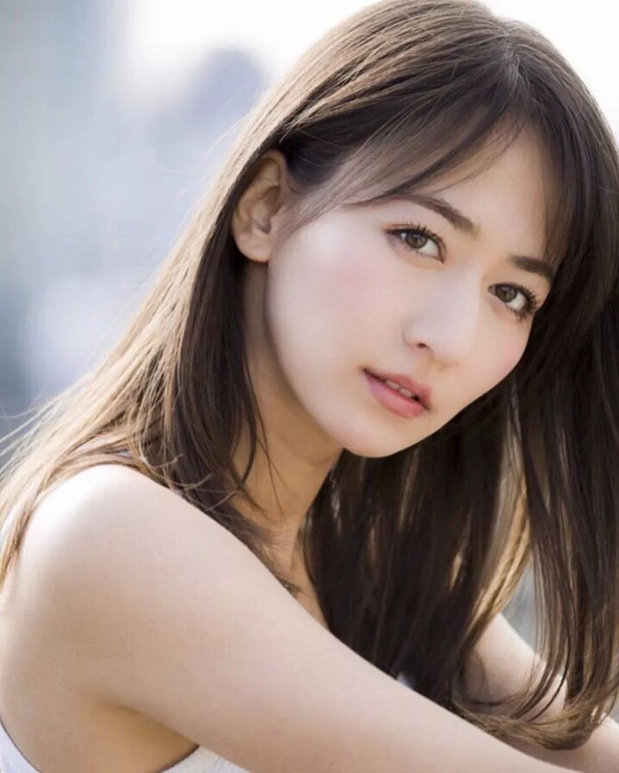 让无数宅男疯狂的日本第一美臀,竟是nba最美女记者?_麻耶