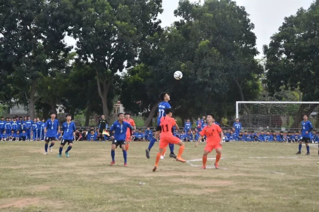 万宁中小学生校园足球联赛(初中组)在后安中学开赛