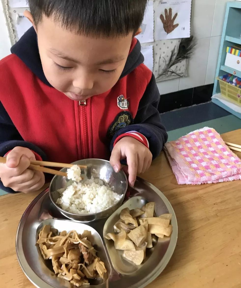 幼儿园使用筷子美篇图片