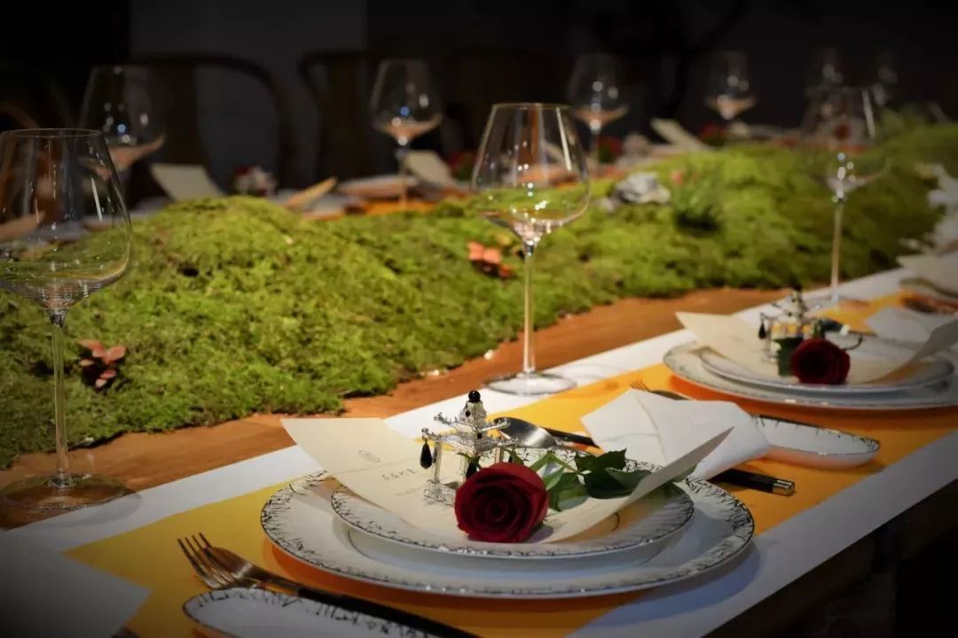 逸香×u'wine×六木花,一场关于波尔多顶级葡萄酒品鉴晚宴&活动