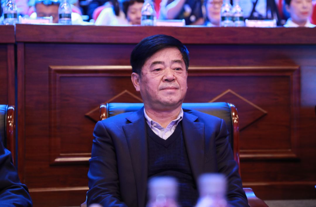 省委副秘书长,省直机关工委常务副书记荣利彬,省广播电视局党组书记