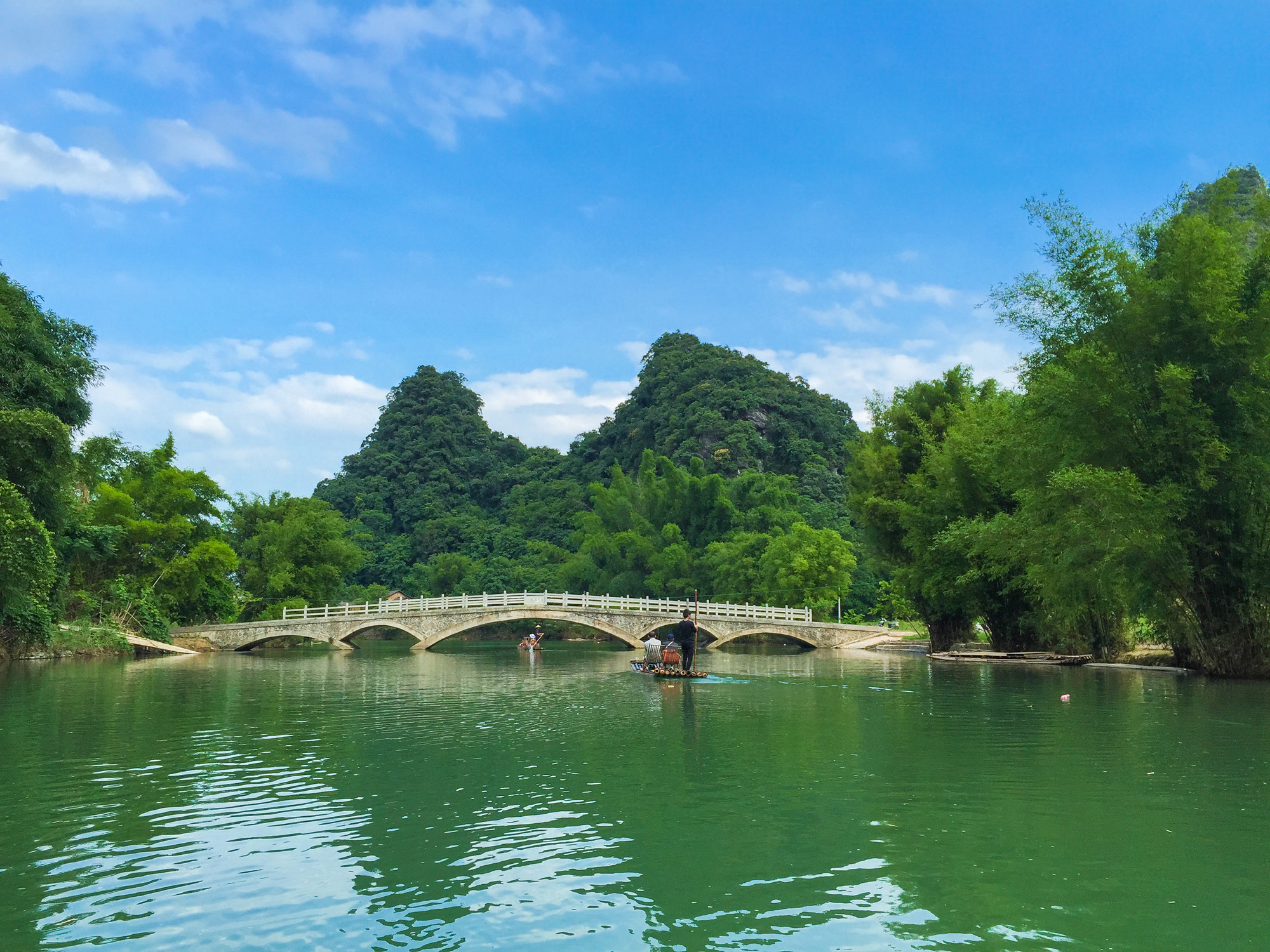 廣西旅遊必遊之地,為桂林地區純自然的山水,不是灕江卻勝似灕江