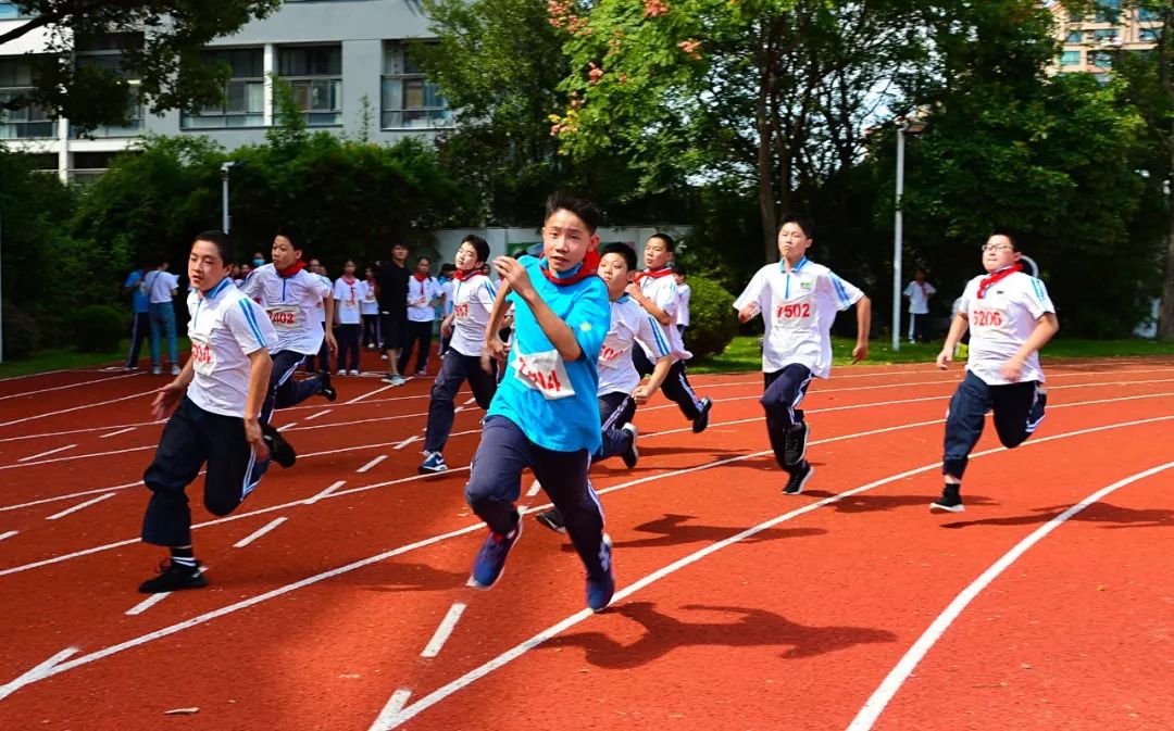 小學 周妮 《帥氣如我》啟良中學 虞駿 《美好時光》上外嘉定實驗高中