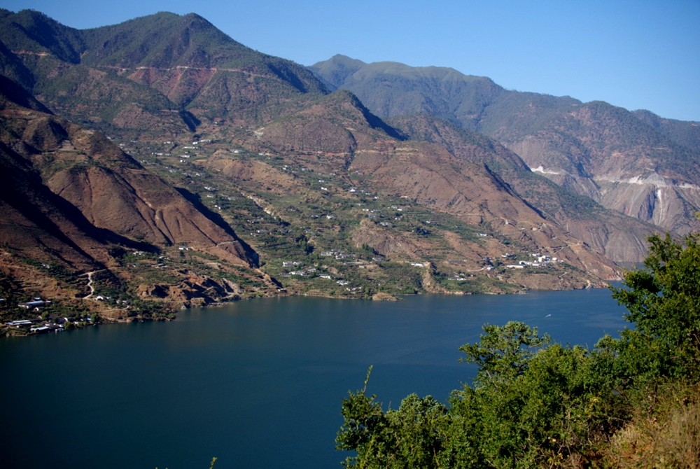 原创曾产15.5公斤自然金块的凉山盐源县洼里乡 在脱贫攻坚中脱胎换骨